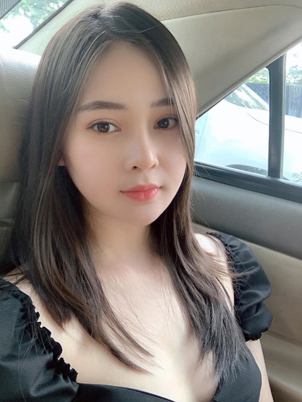 xinh-dep-lai-co-minh-day-cung-nguc-day-hotgirl-len-hinh-ben-bo-ma-bi-don-cap-dai-gia-19f-4981007